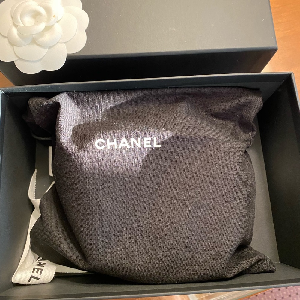 CHANEL Limited Edition Floral Round Crossbody - Picture 7 of 7